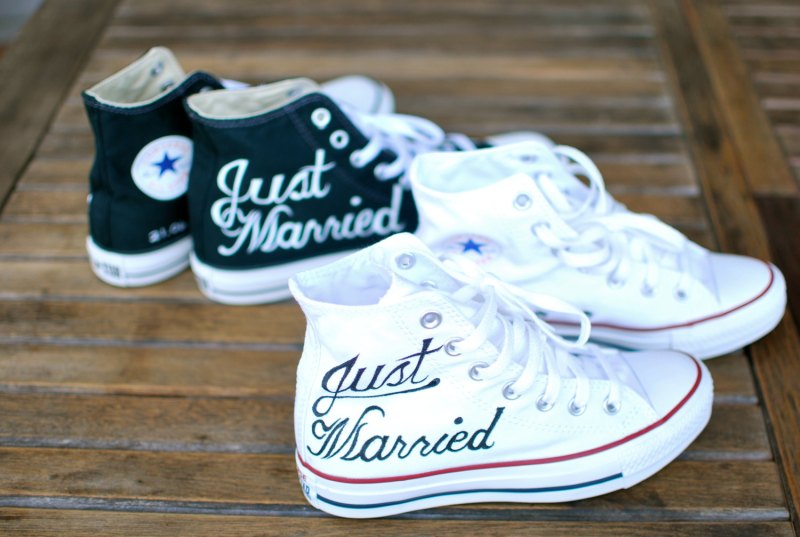 just-married-converse-wedding-shoes-black-and-white.jpg