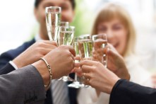 wedding-toast_bybjsi